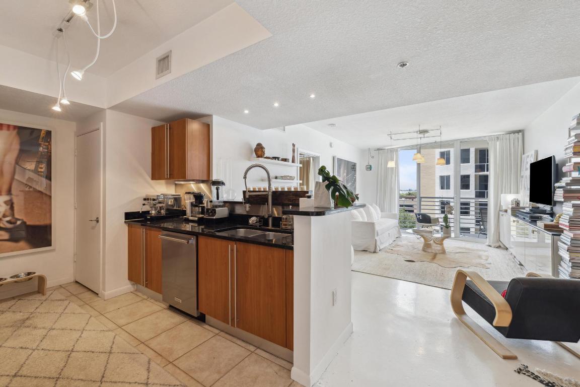 1551 N Flagler Drive Unit: 705