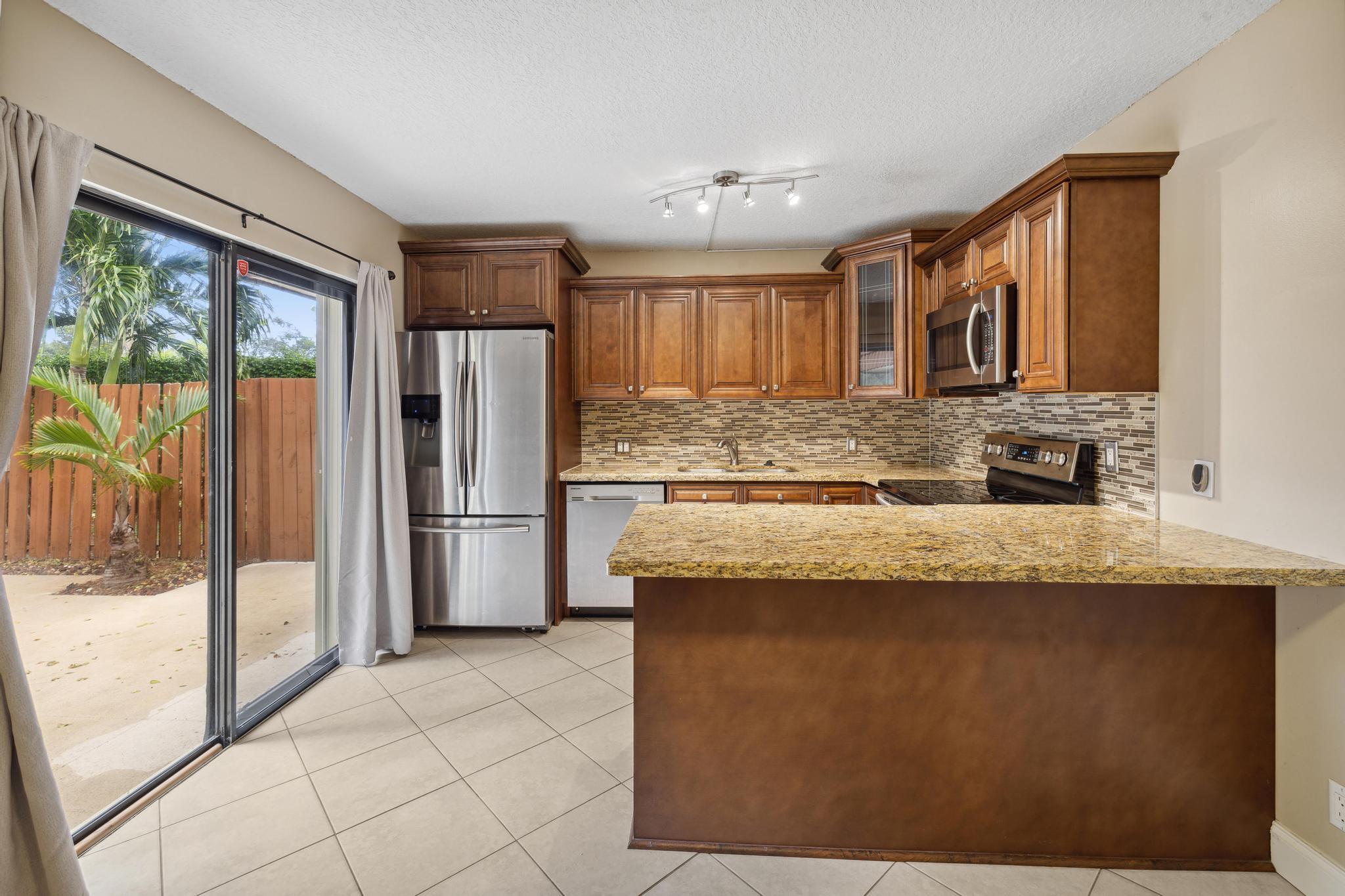 3125 San Fernando Drive Unit: 34-C