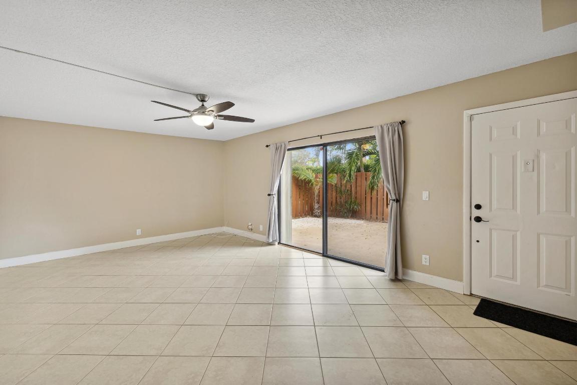 3125 San Fernando Drive Unit: 34-C