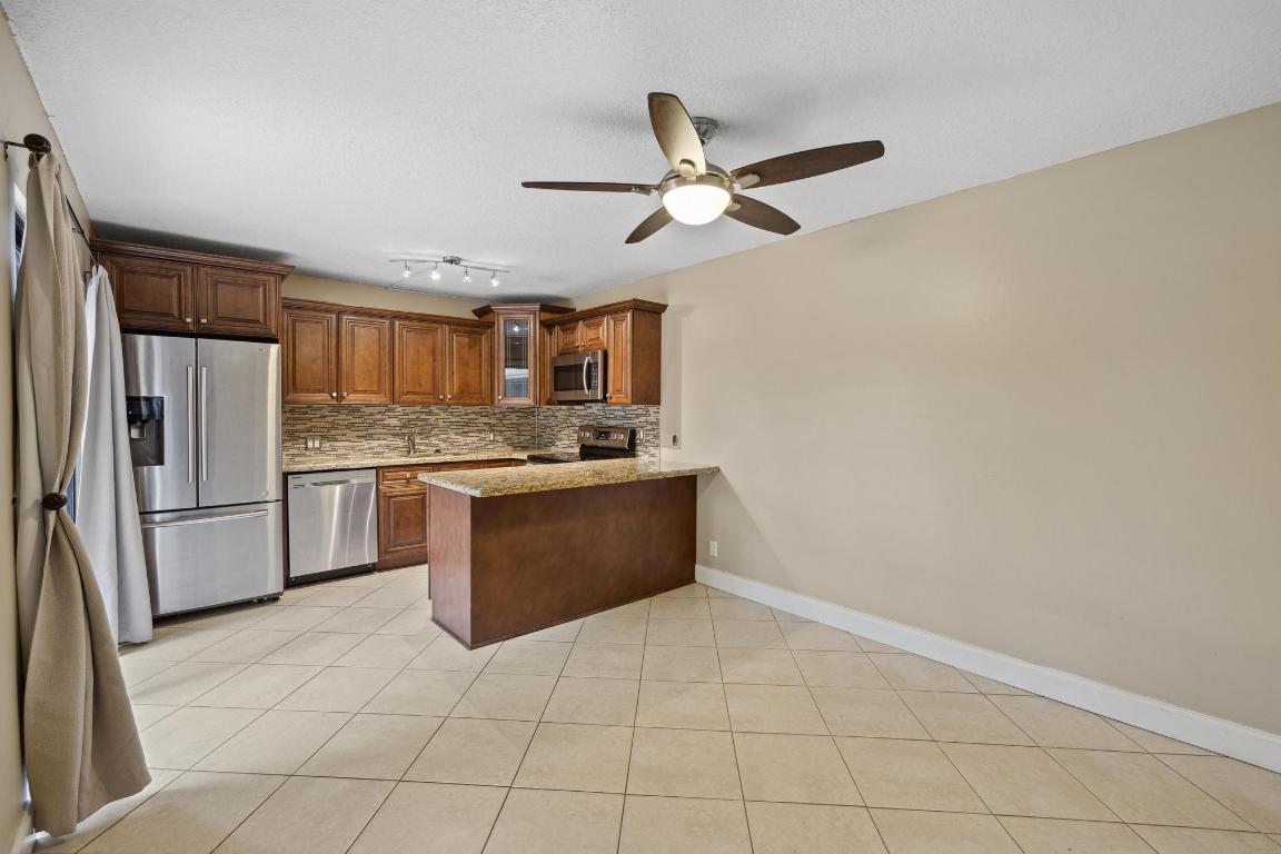 3125 San Fernando Drive Unit: 34-C