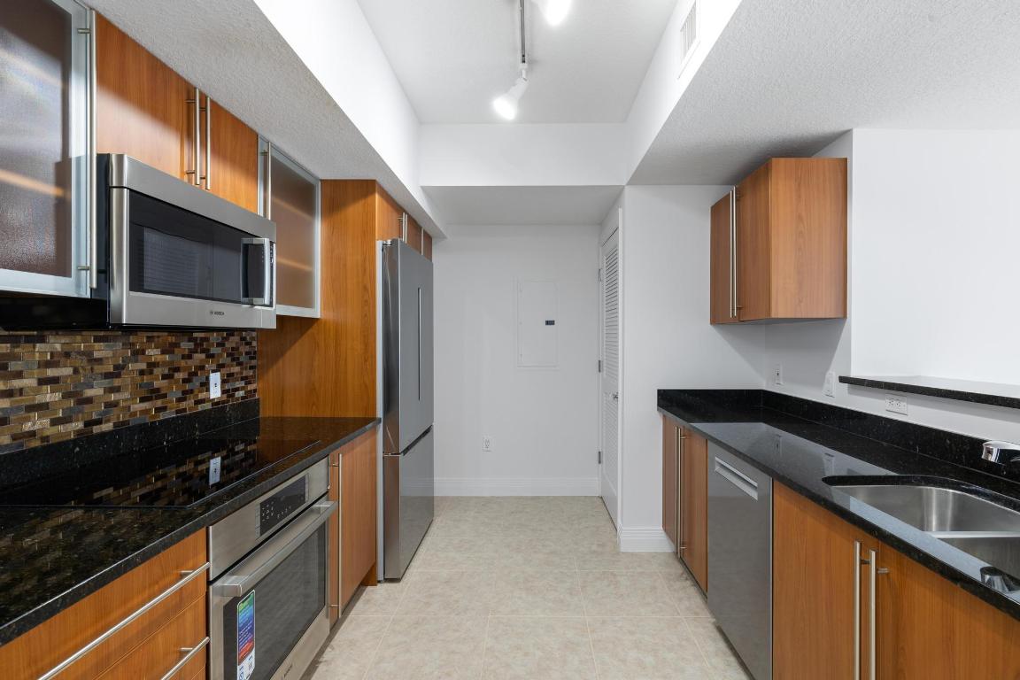 1551 N Flagler Drive Unit: 1405