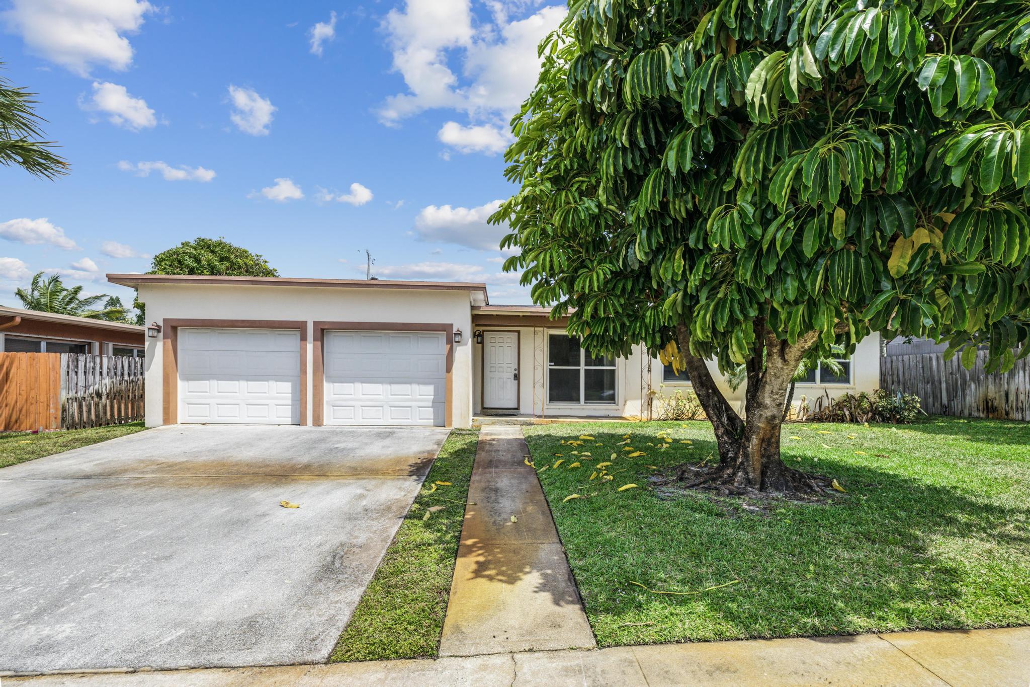 1015 W Drew Street