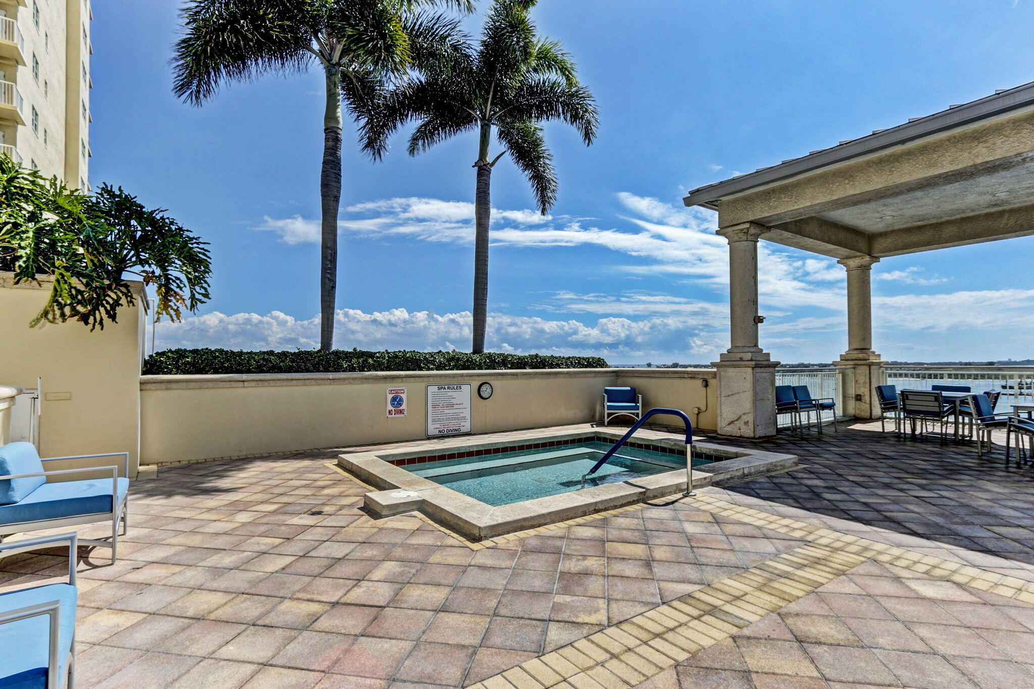 2640 Lake Shore Drive 1710
