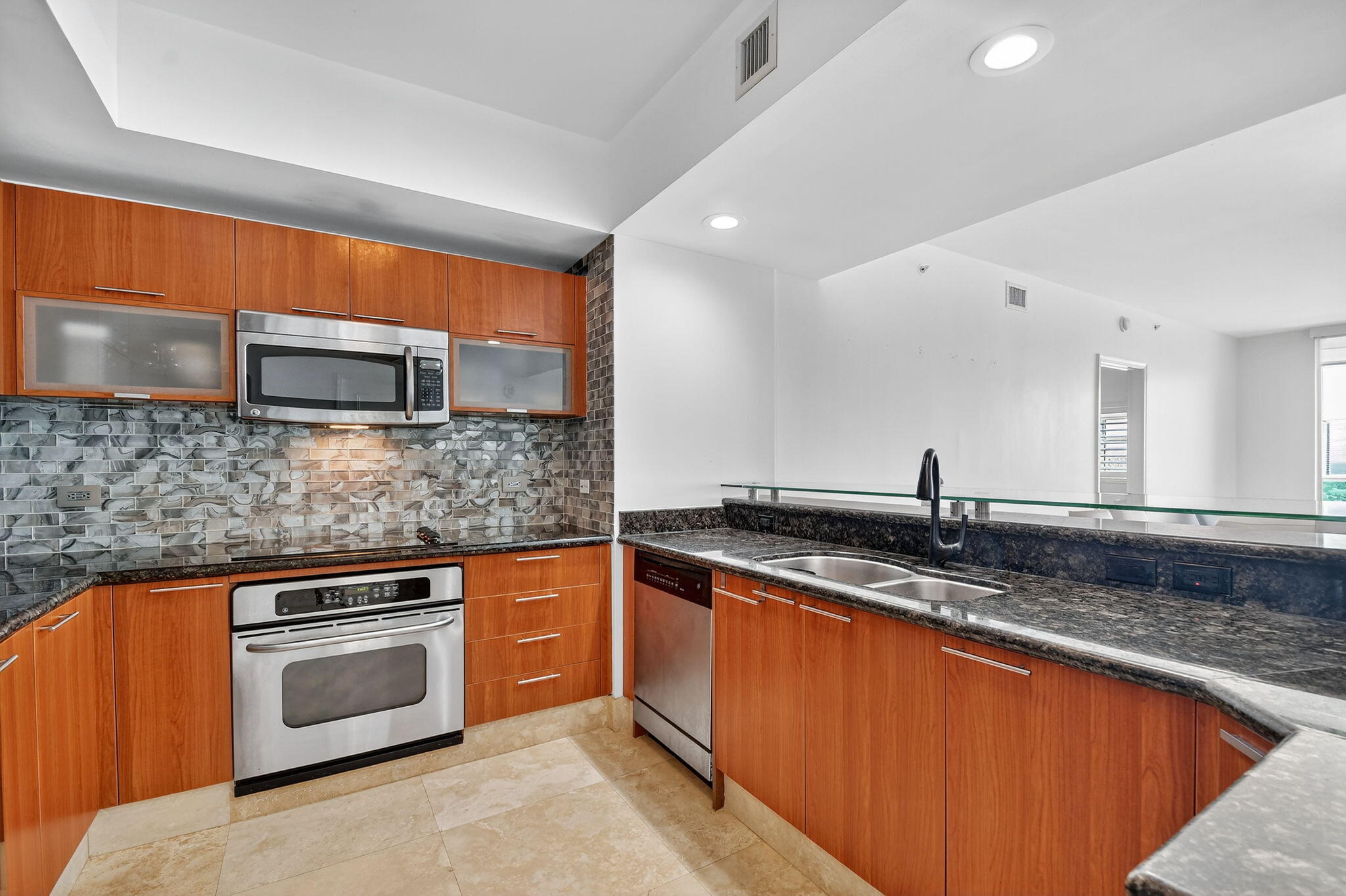 2640 Lake Shore Drive 1710
