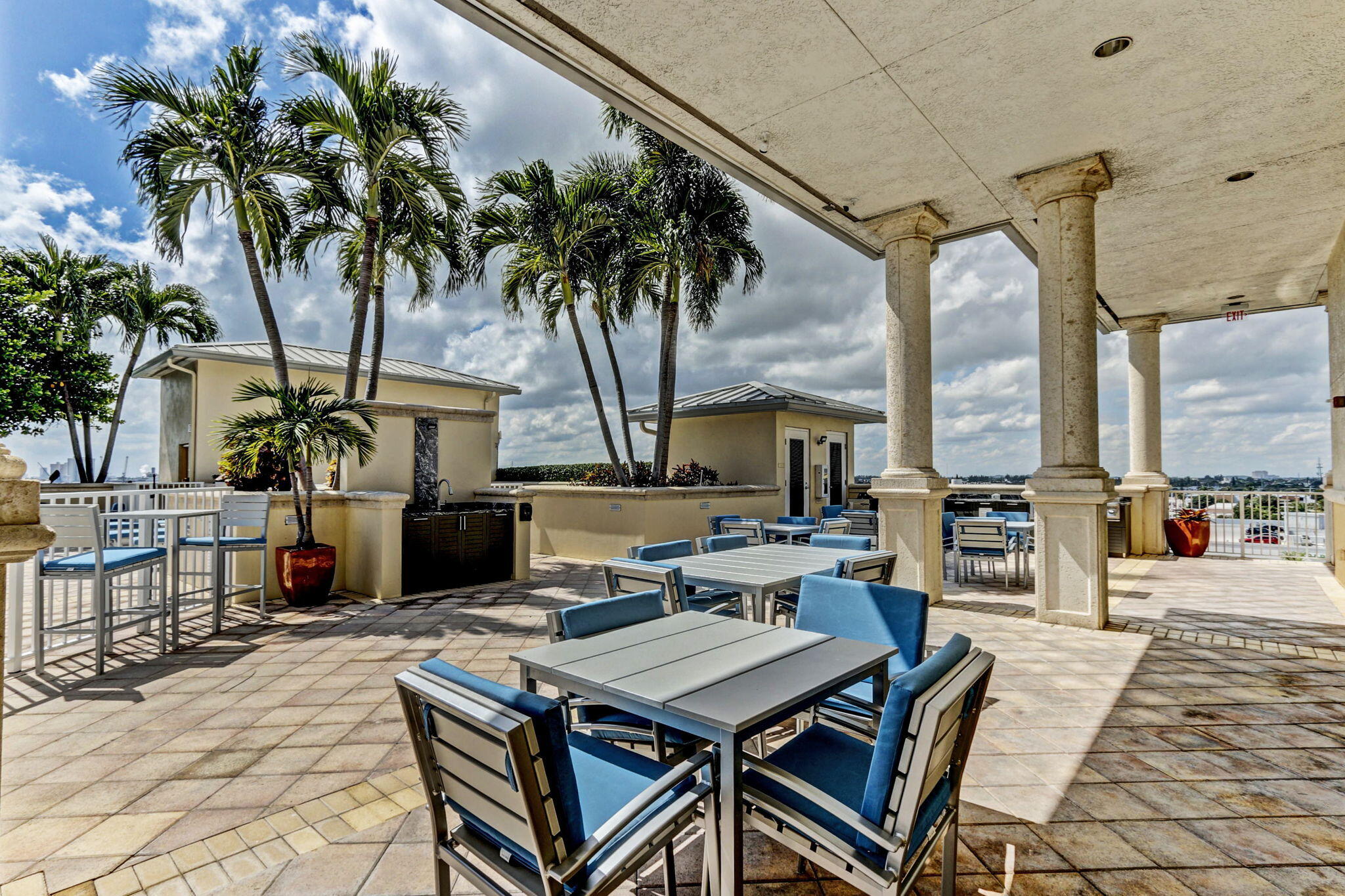 2640 Lake Shore Drive 1710