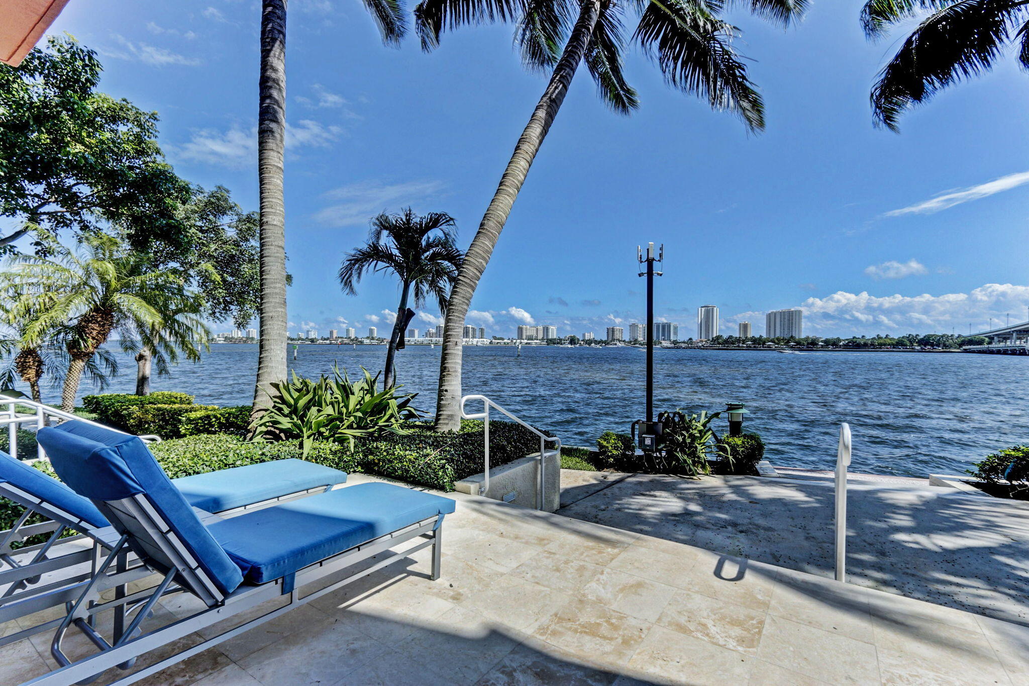 2640 Lake Shore Drive 1710