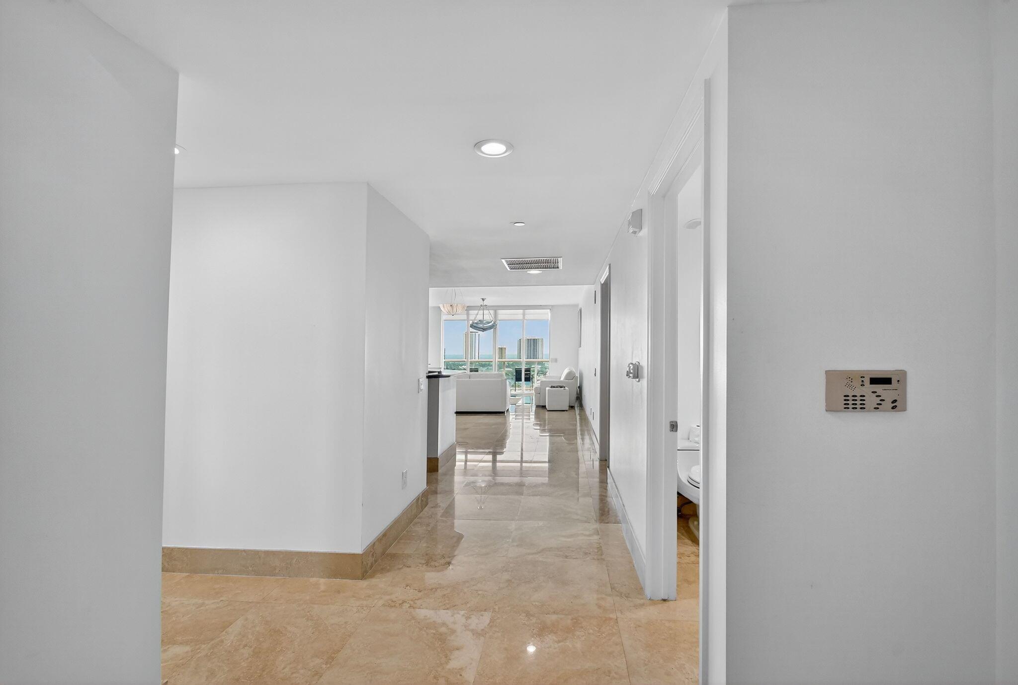 2640 Lake Shore Drive 1710