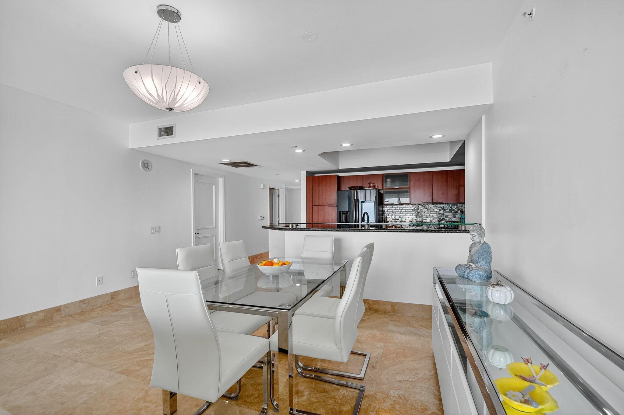 2640 Lake Shore Drive 1710