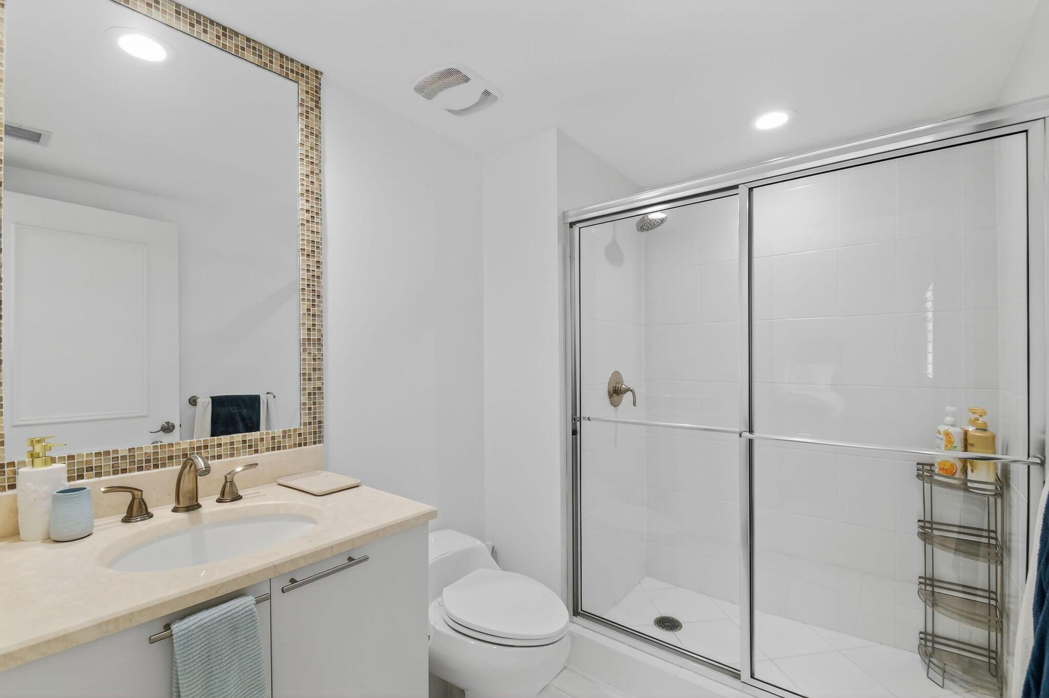 2640 Lake Shore Drive 1710