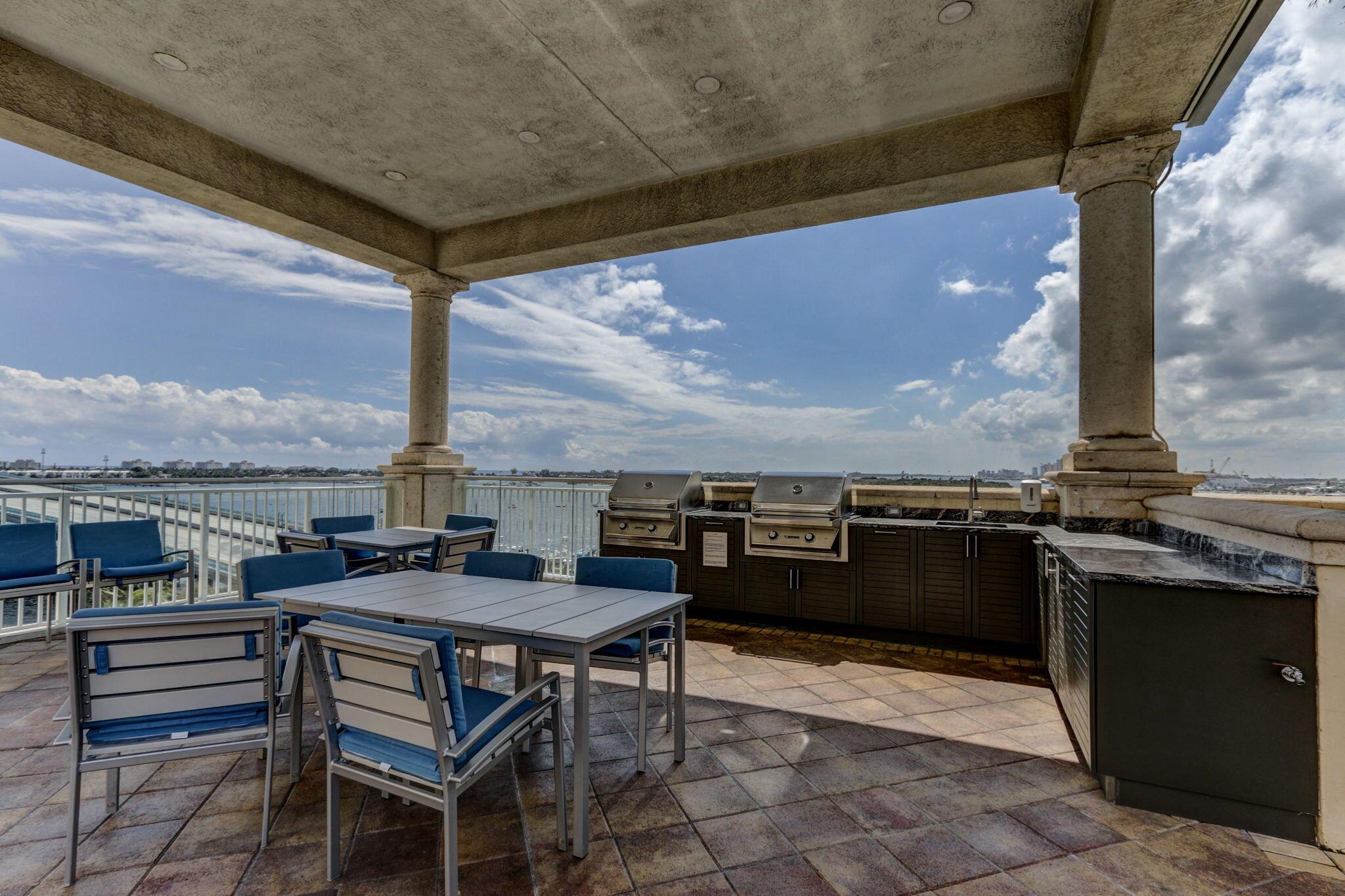 2640 Lake Shore Drive 1710