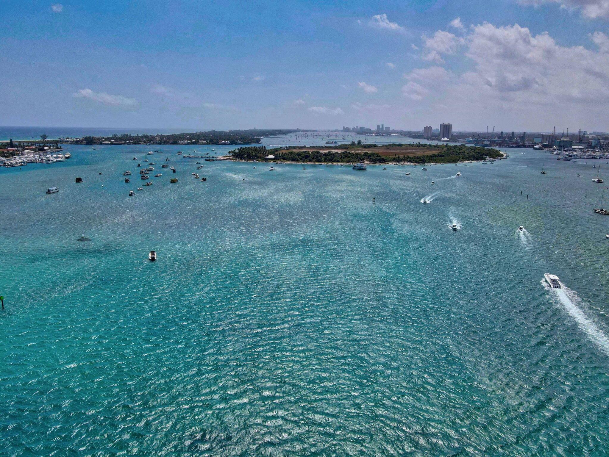 2640 Lake Shore Drive 1710