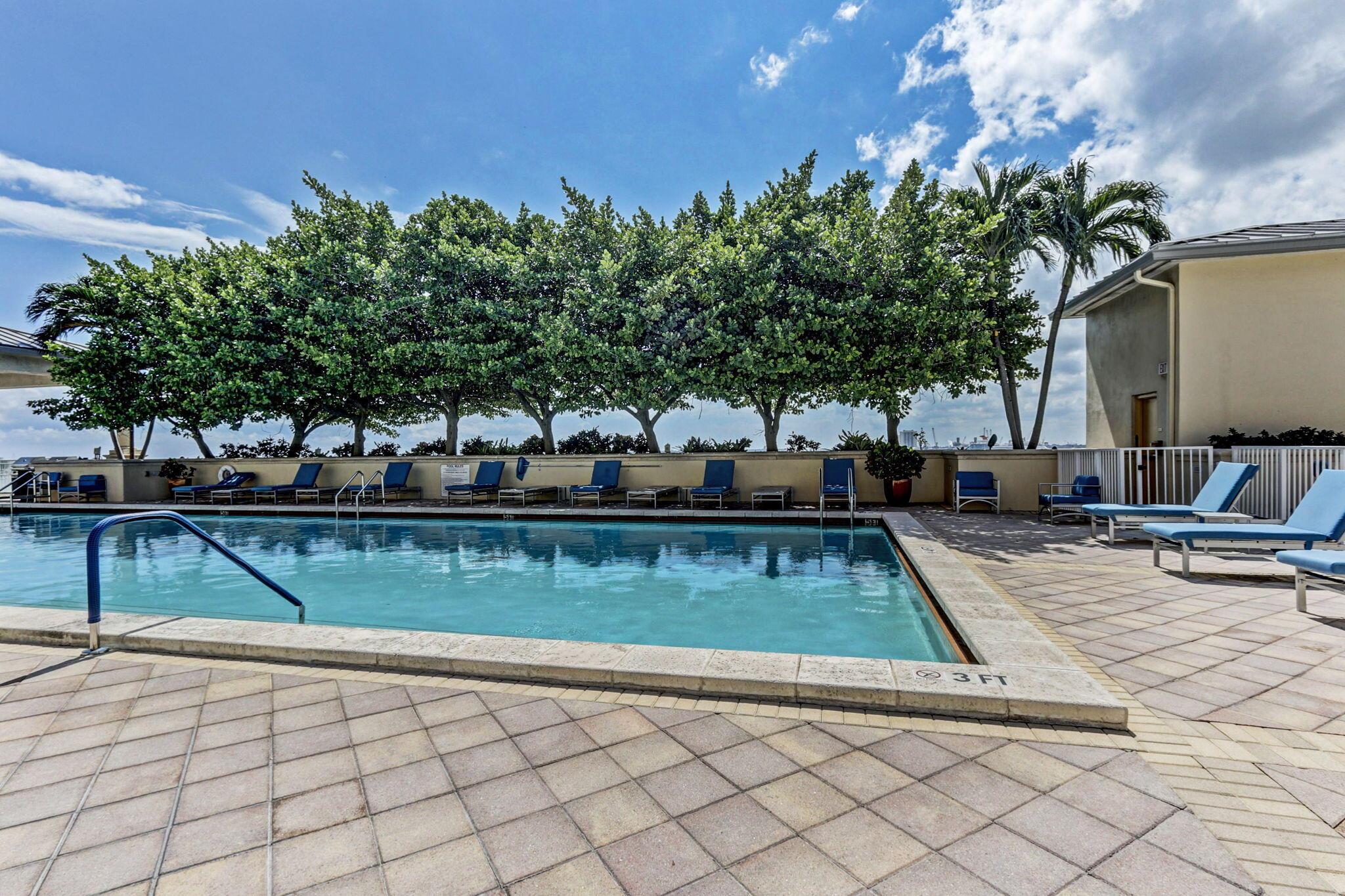 2640 Lake Shore Drive 1710