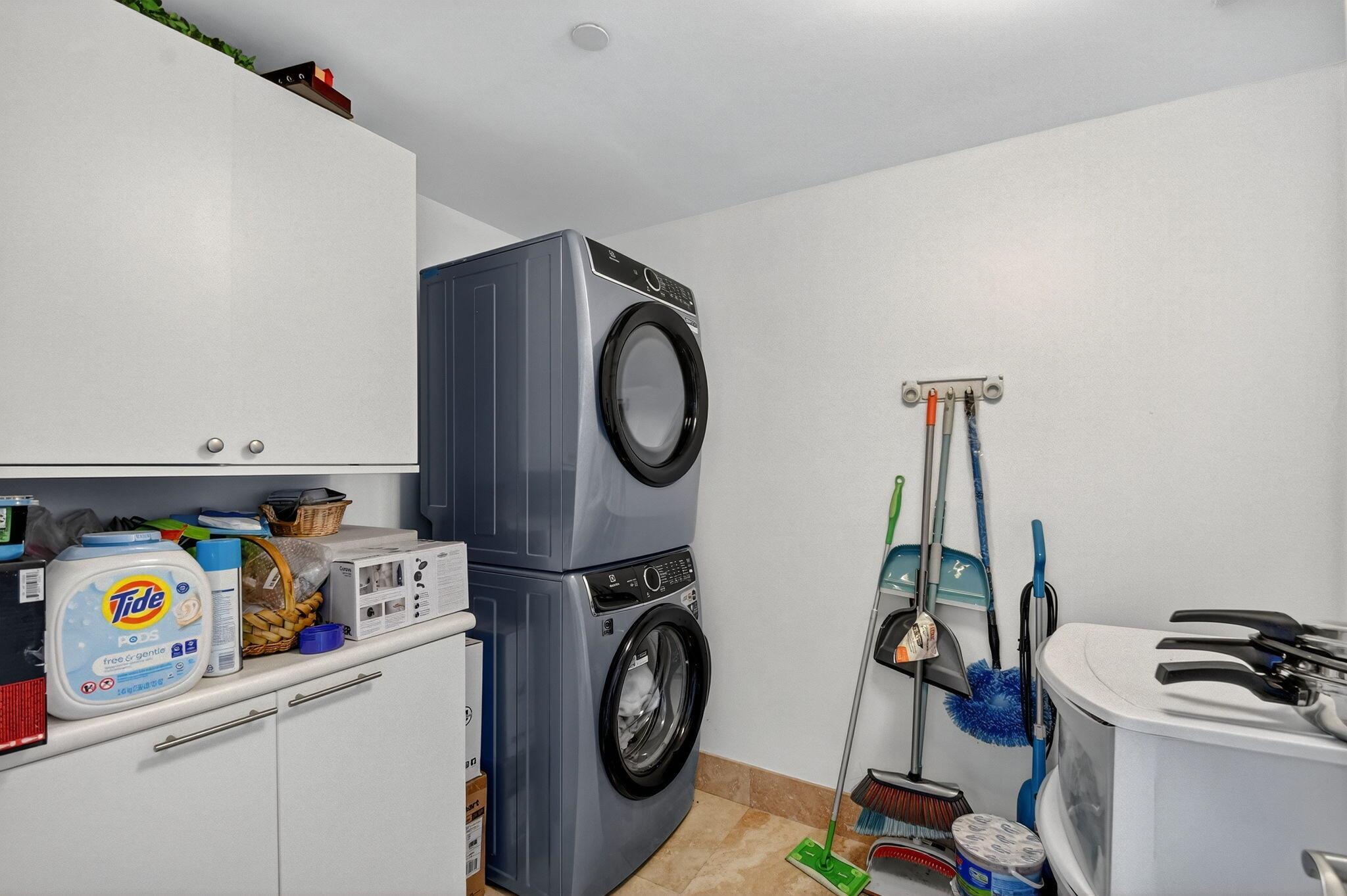 2640 Lake Shore Drive 1710