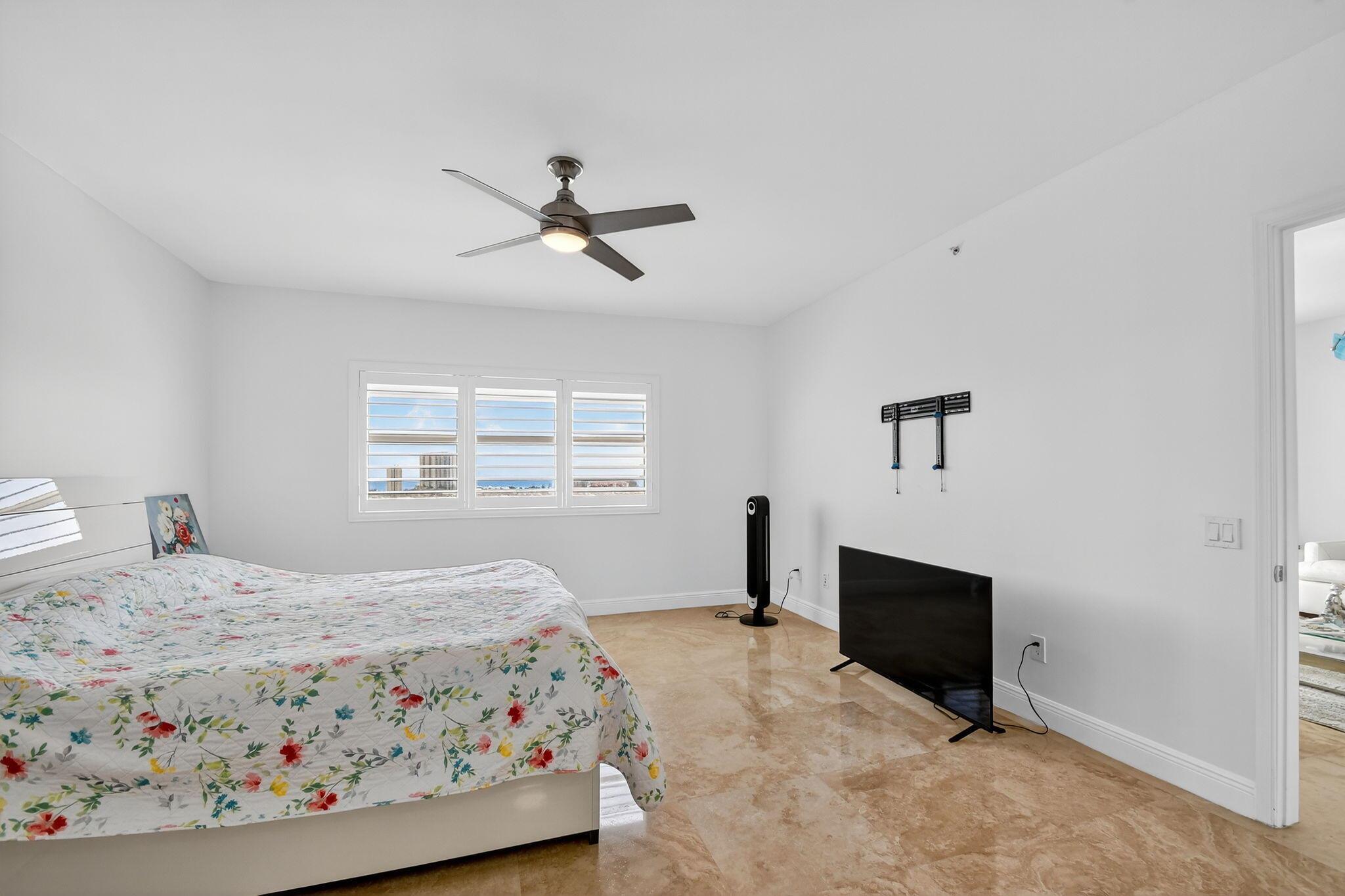 2640 Lake Shore Drive 1710