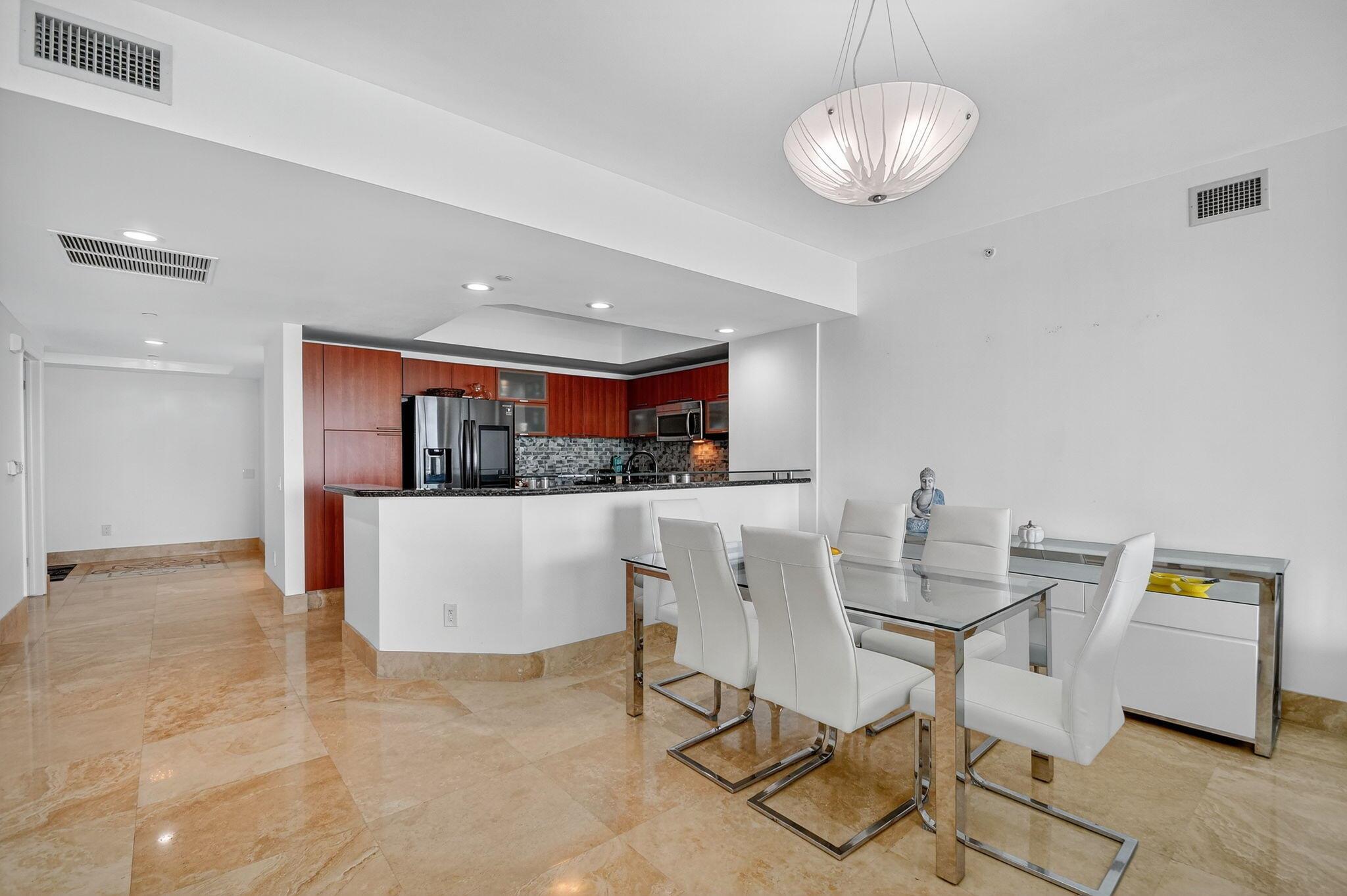 2640 Lake Shore Drive 1710