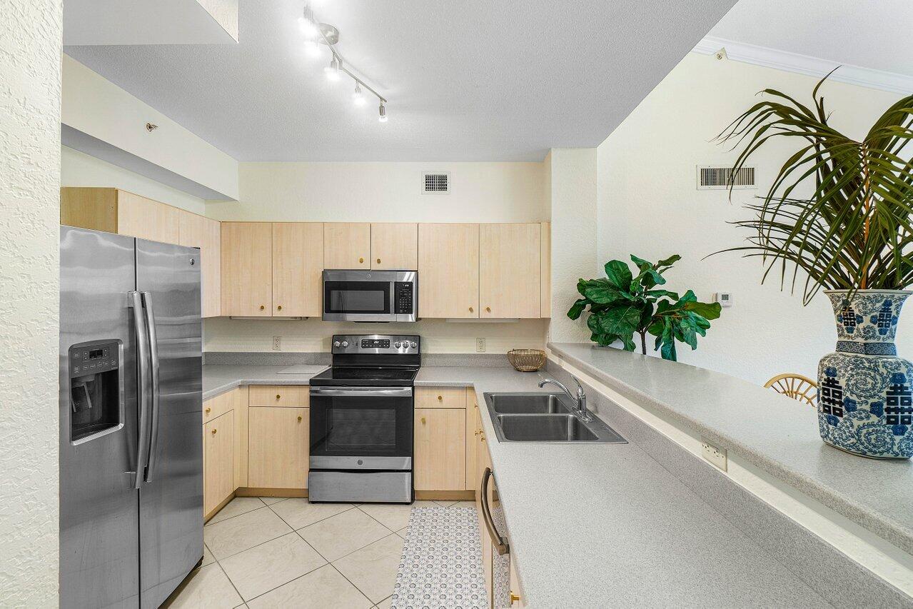 1805 N Flagler Drive 313