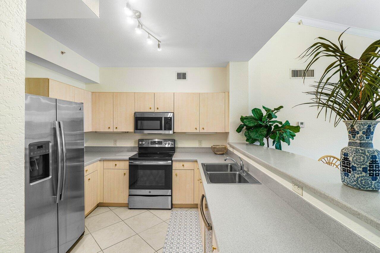 1805 N Flagler Drive 313