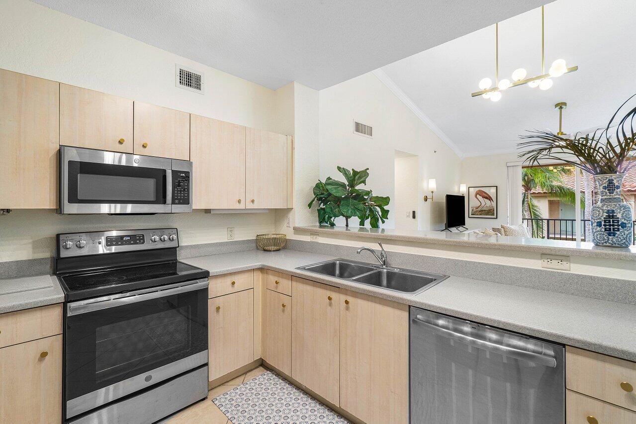 1805 N Flagler Drive 313