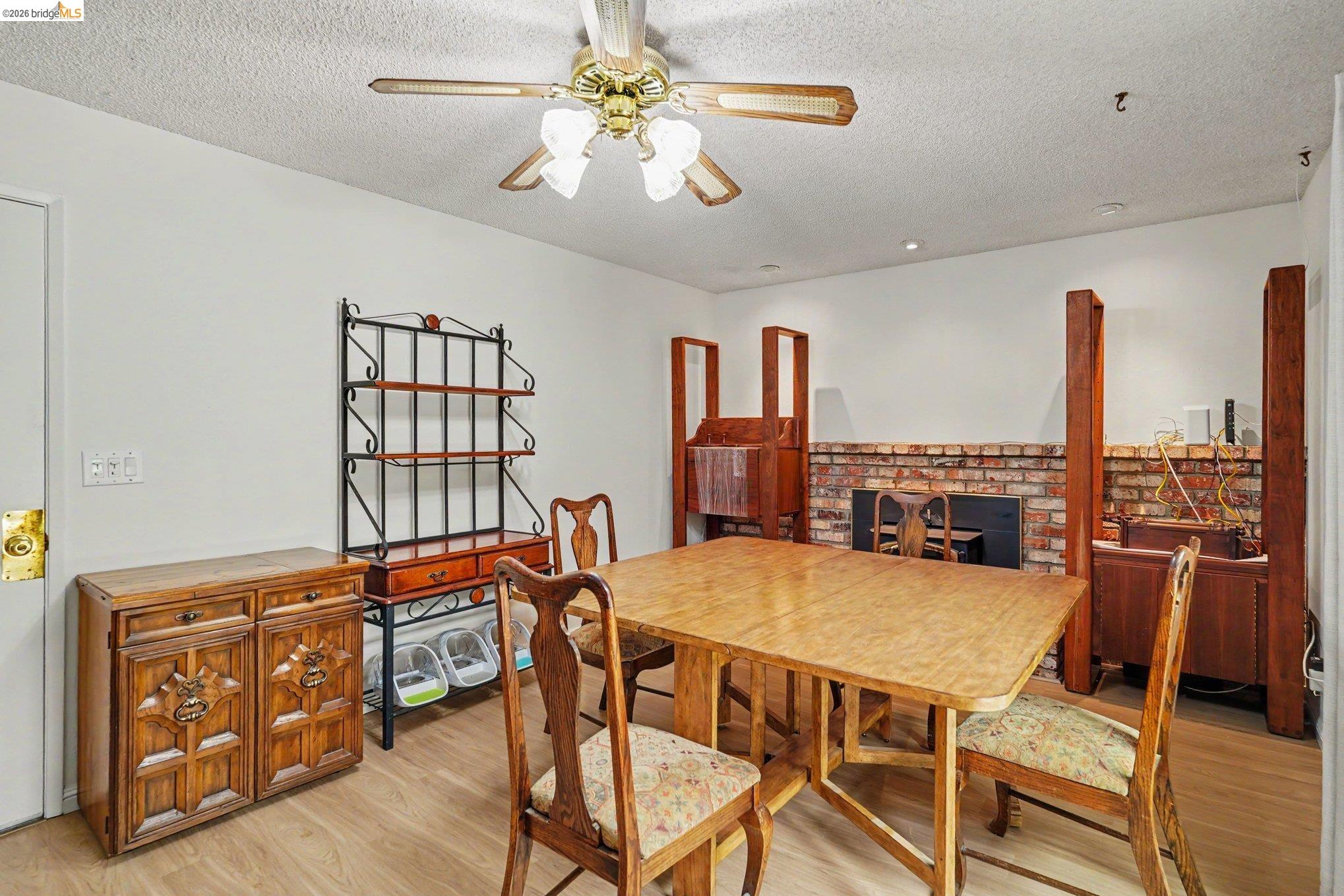 1150 Los Palos Ct