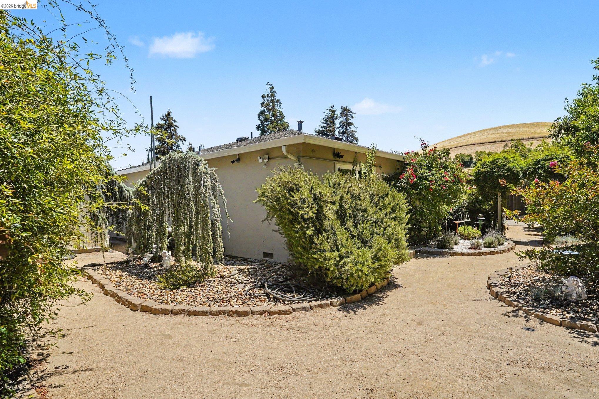 1150 Los Palos Ct