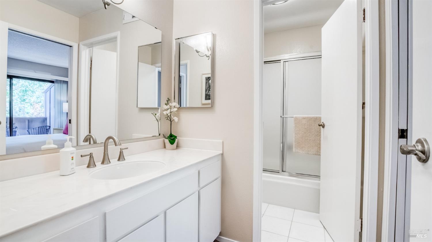 17 Prairie Falcon Dr