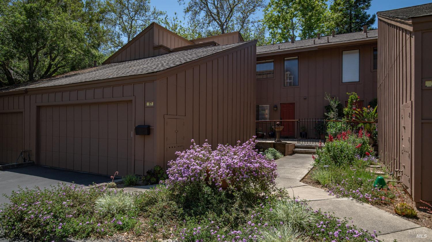 17 Prairie Falcon Dr