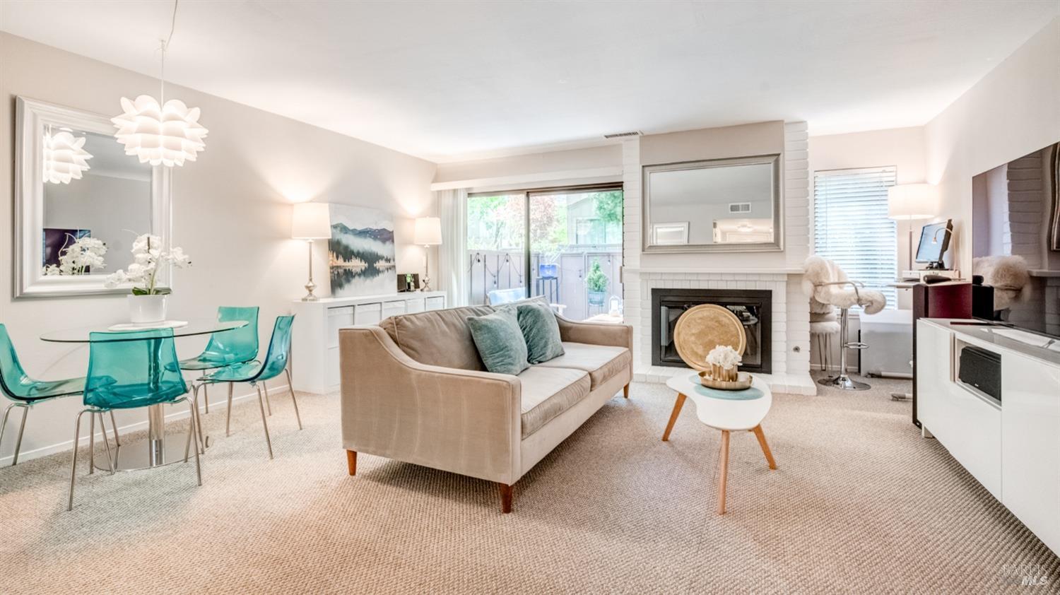 17 Prairie Falcon Dr