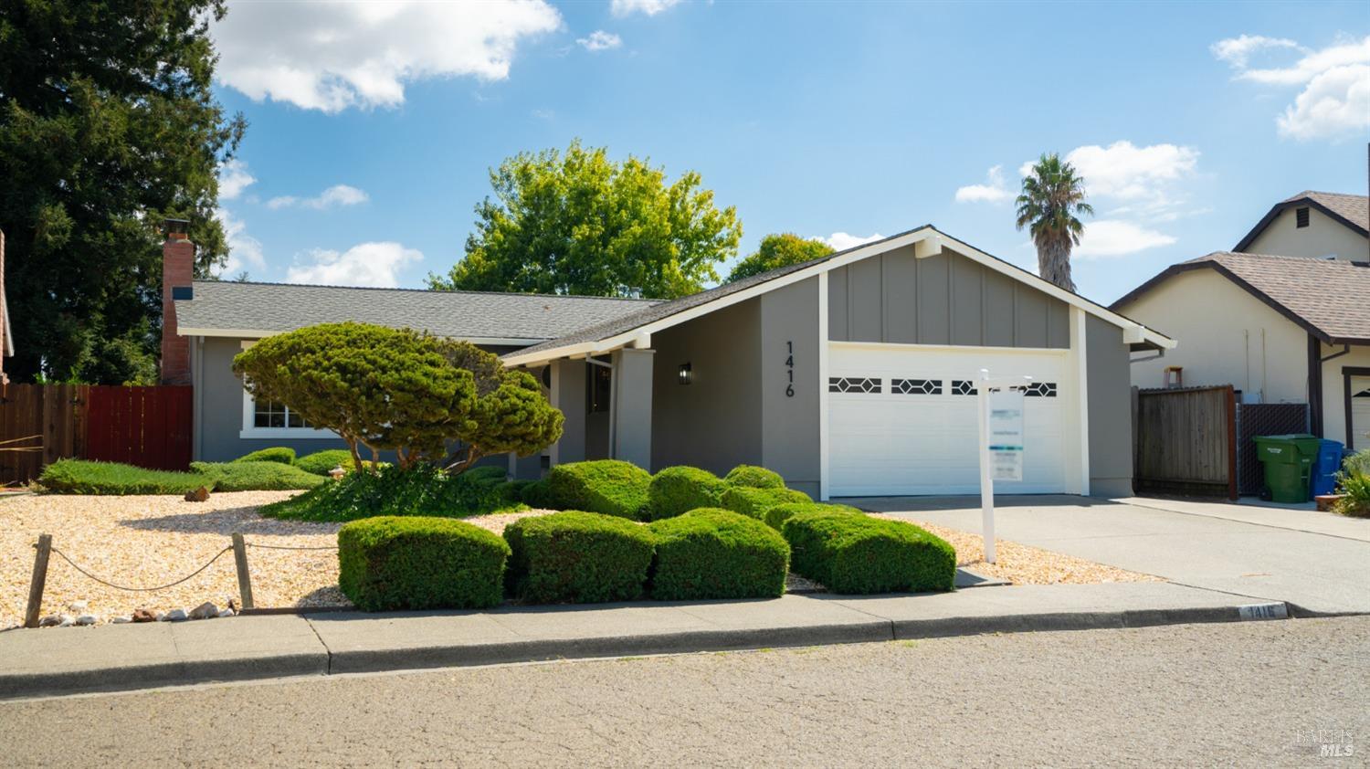 1416 Pheasant Dr