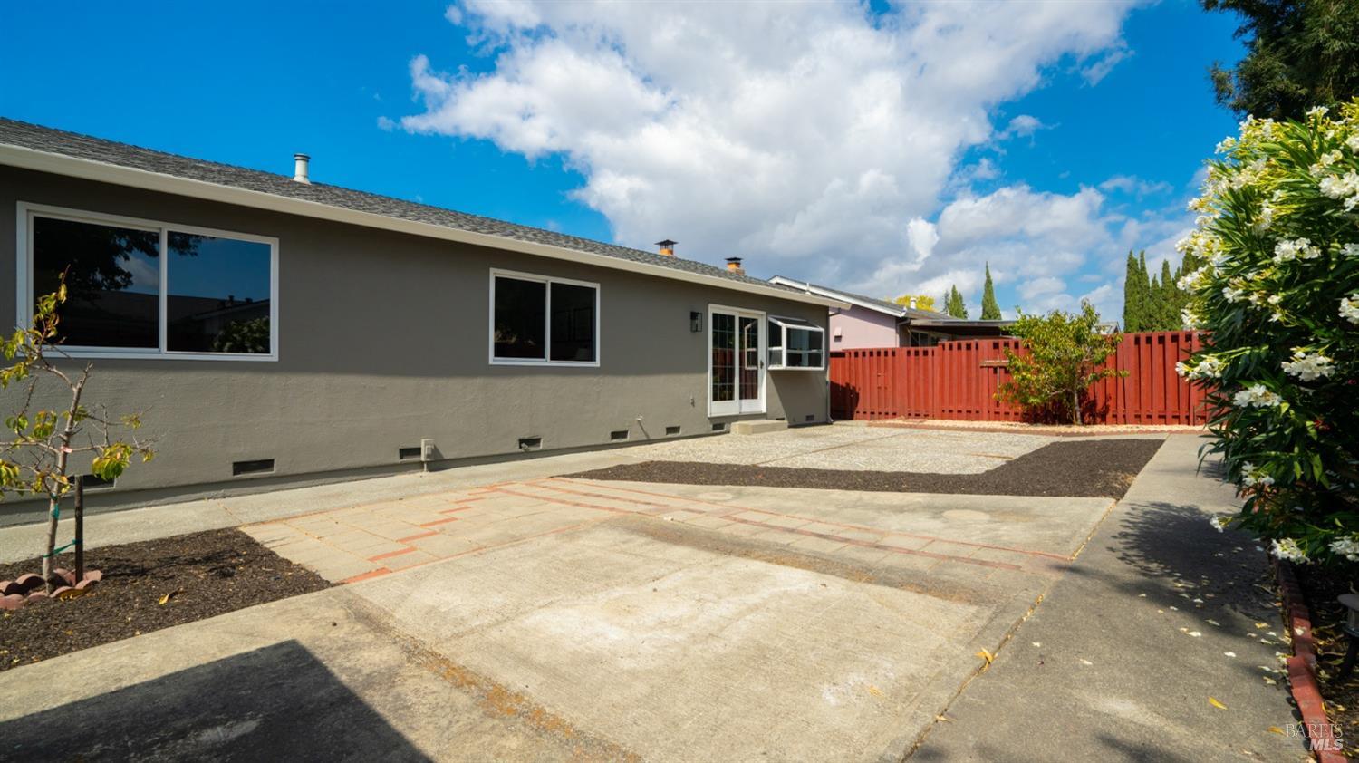 1416 Pheasant Dr