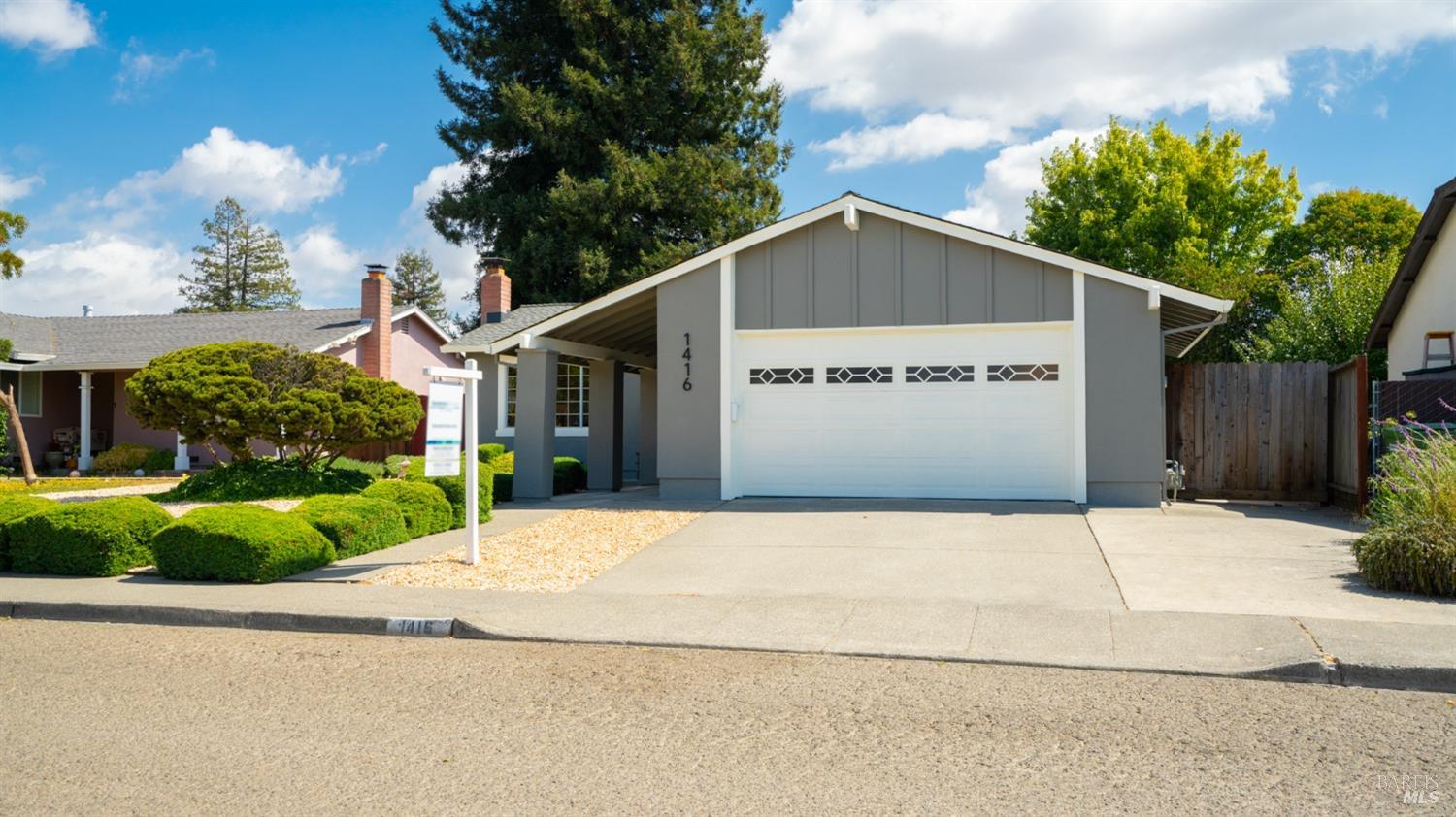 1416 Pheasant Dr