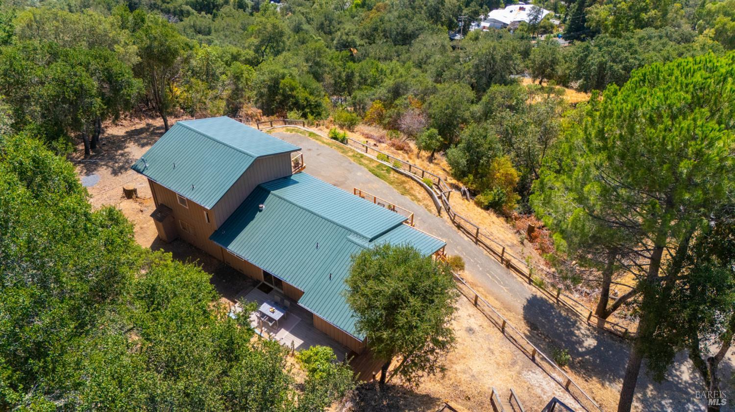26889 Toyon Ln