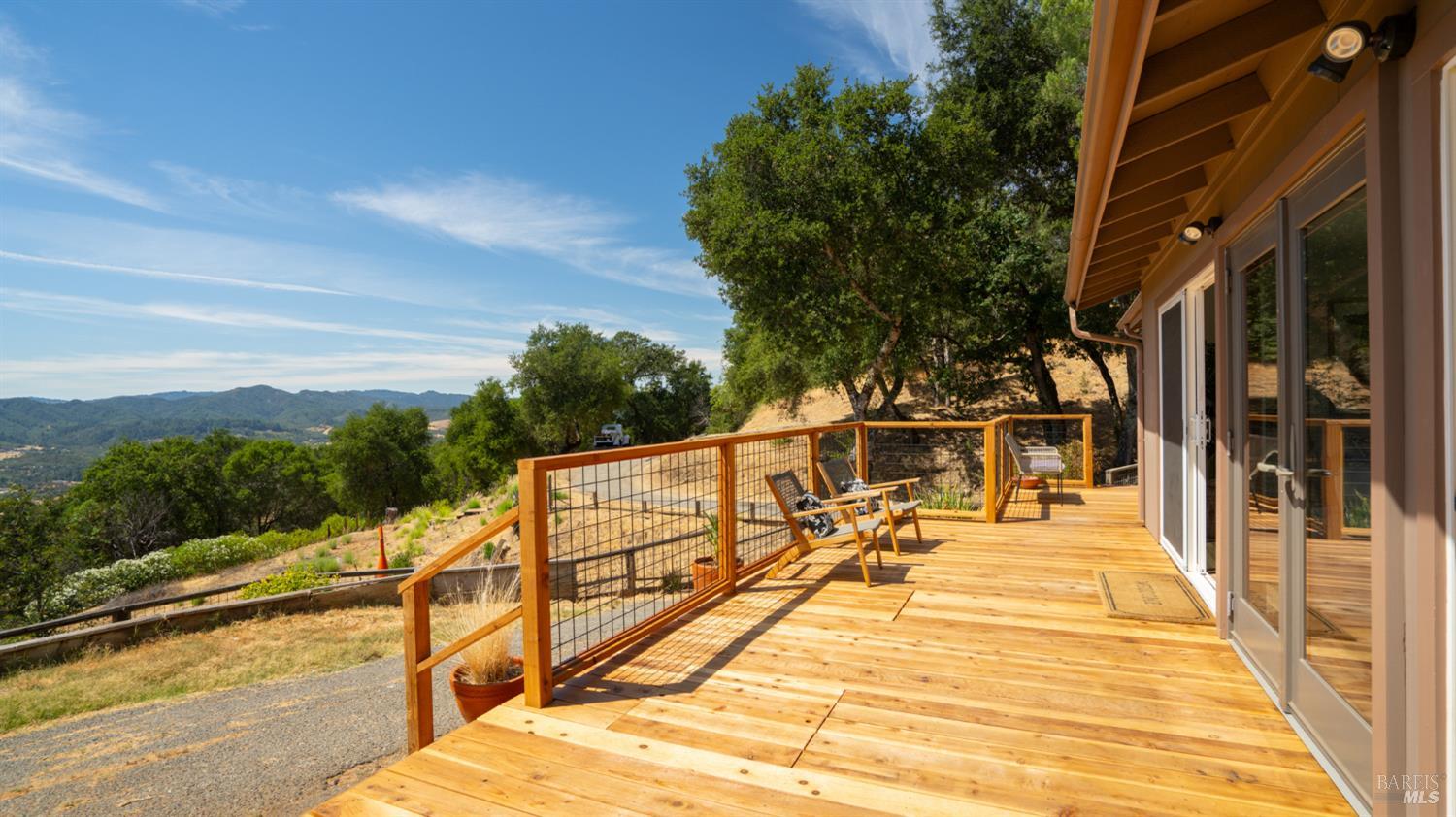 26889 Toyon Ln