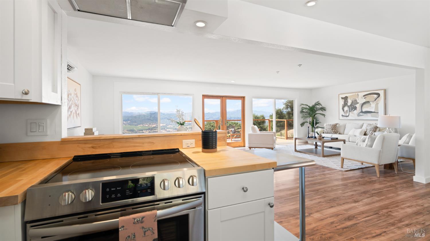 26889 Toyon Ln