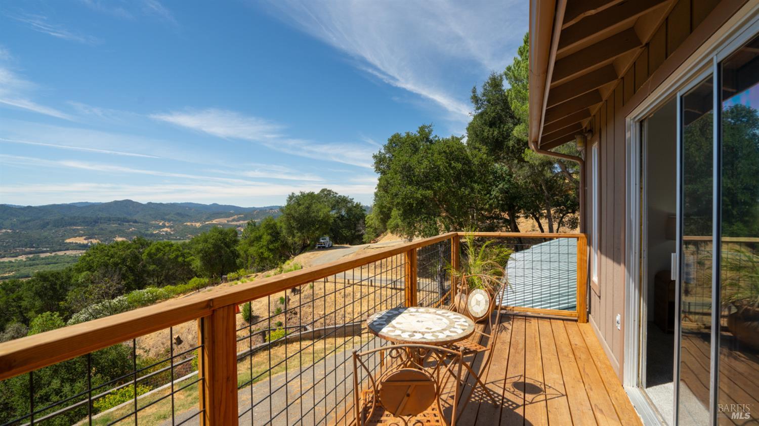 26889 Toyon Ln