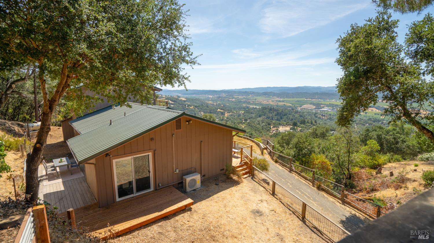 26889 Toyon Ln