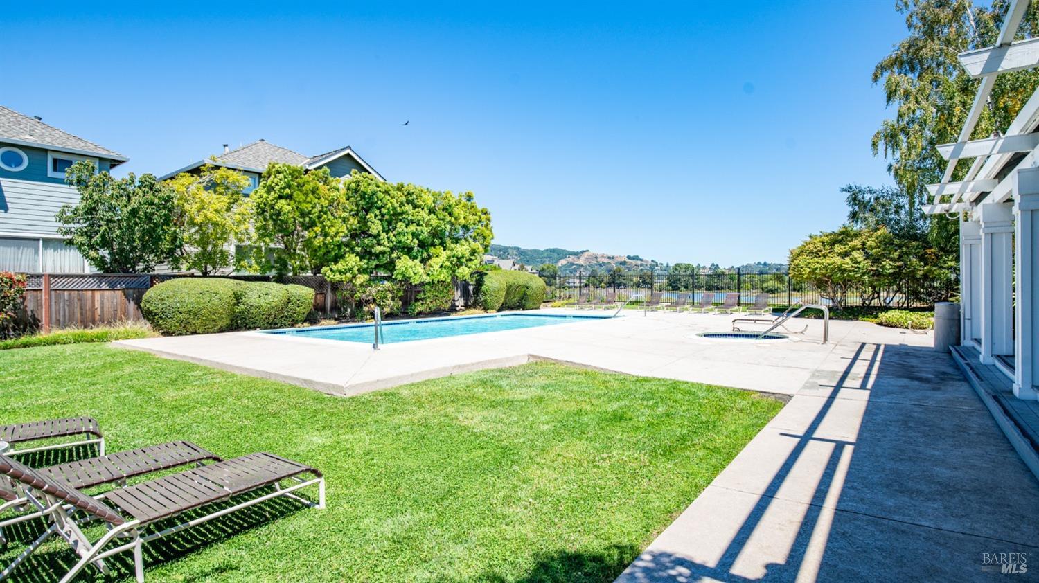 80 Baypoint Dr