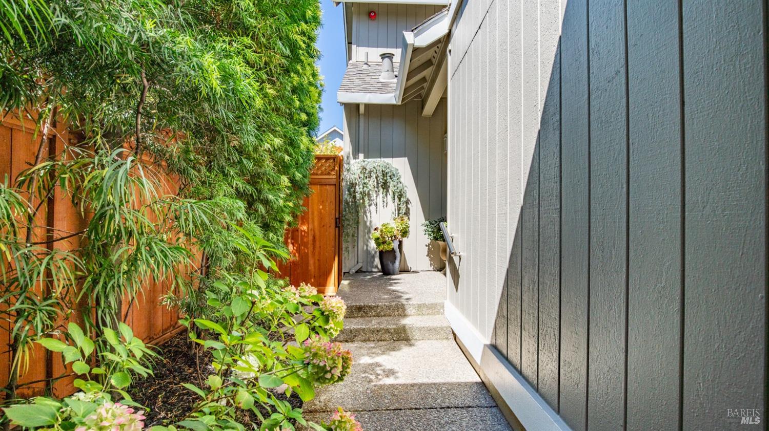 80 Baypoint Dr