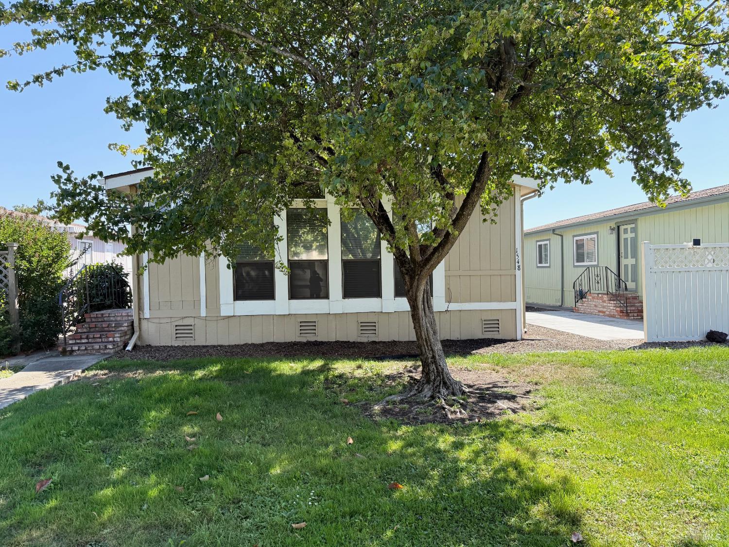 1548 Royal Oaks Drive