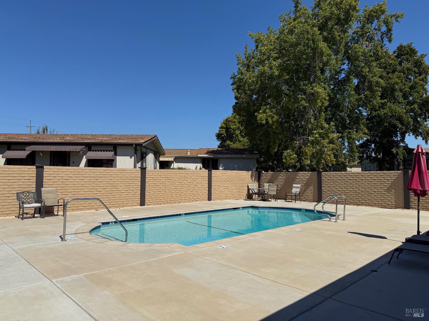 1548 Royal Oaks Drive