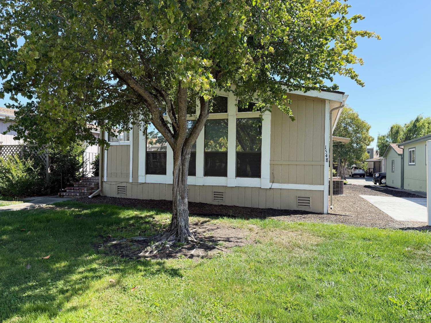 1548 Royal Oaks Drive