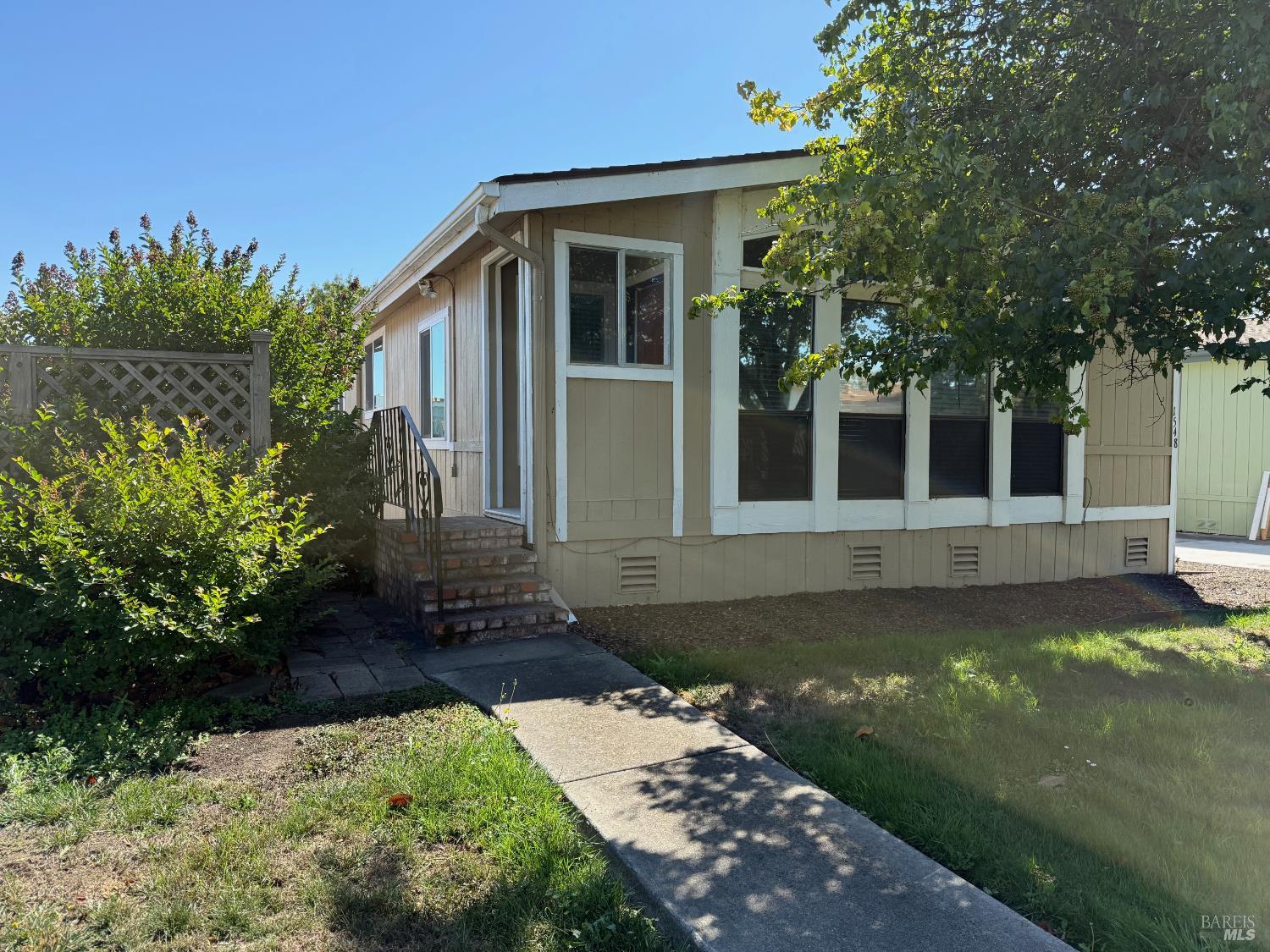 1548 Royal Oaks Drive
