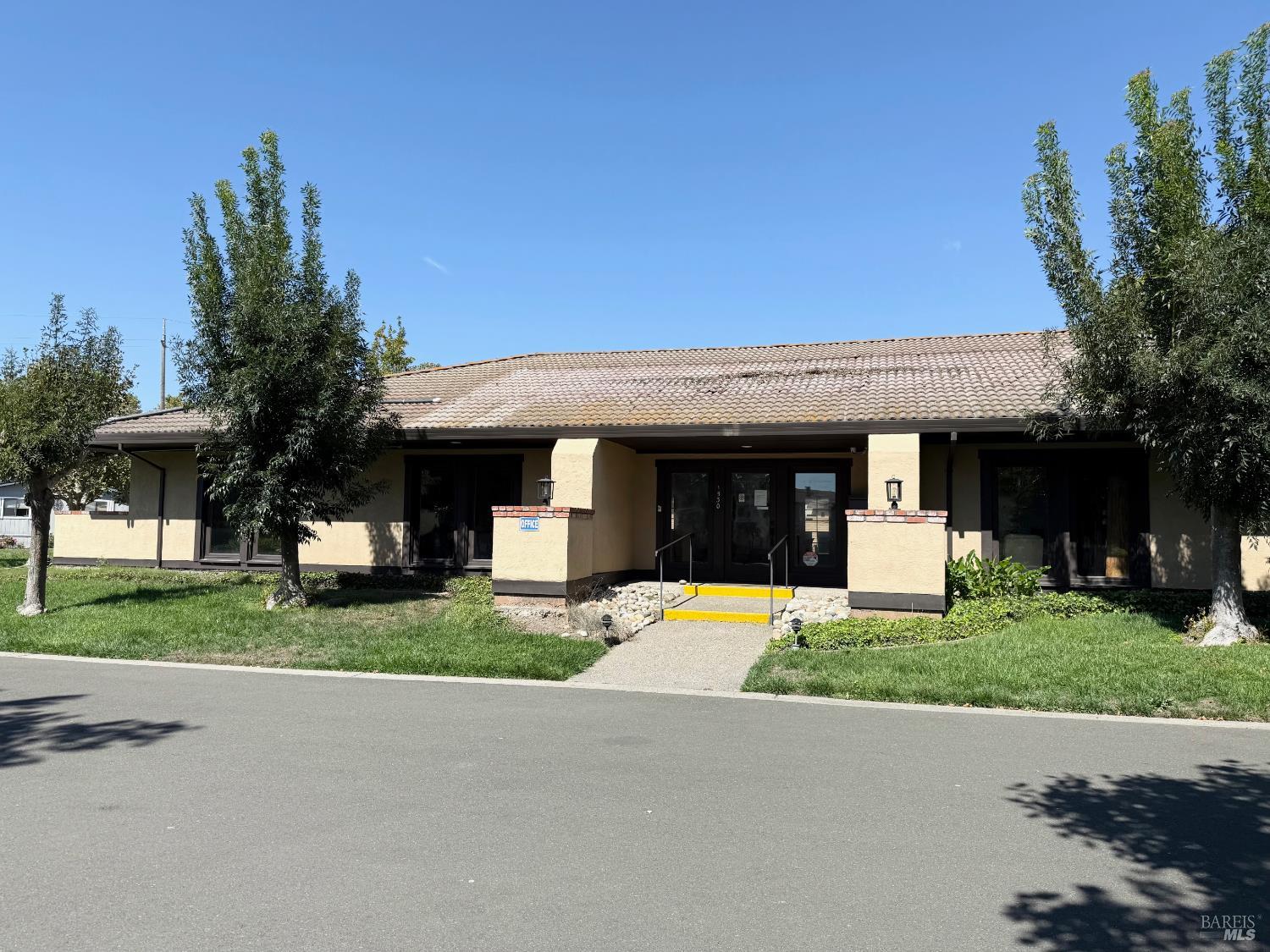 1548 Royal Oaks Drive