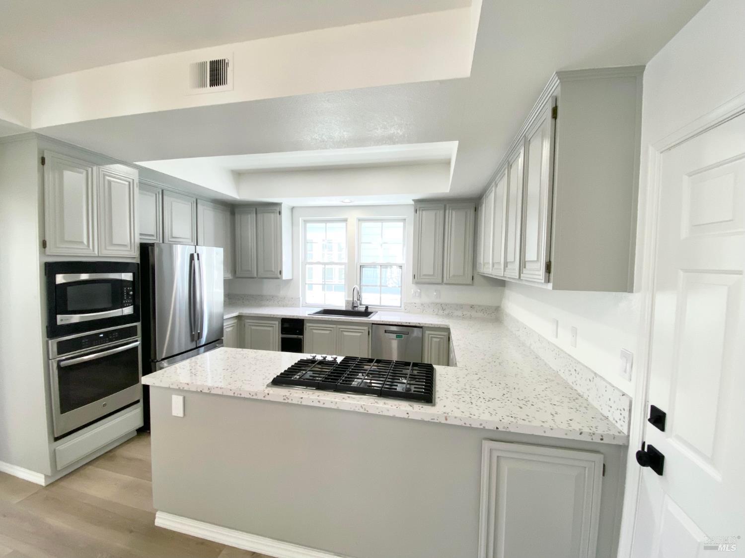 56 Waterside Cir