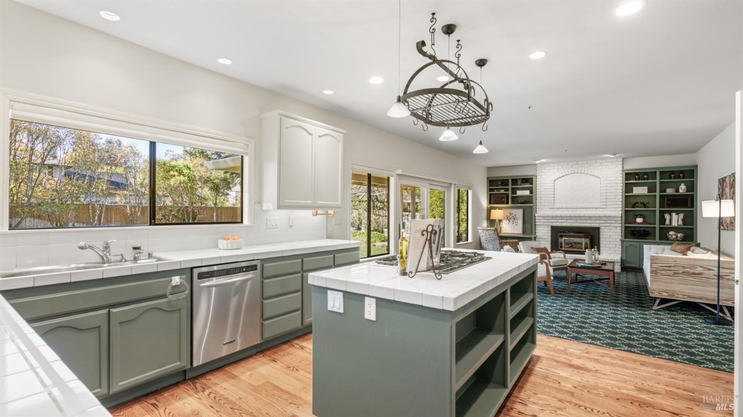 11 Saddlebrook Court