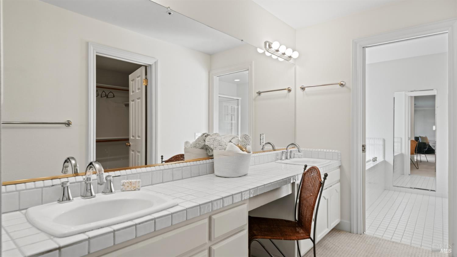 11 Saddlebrook Court