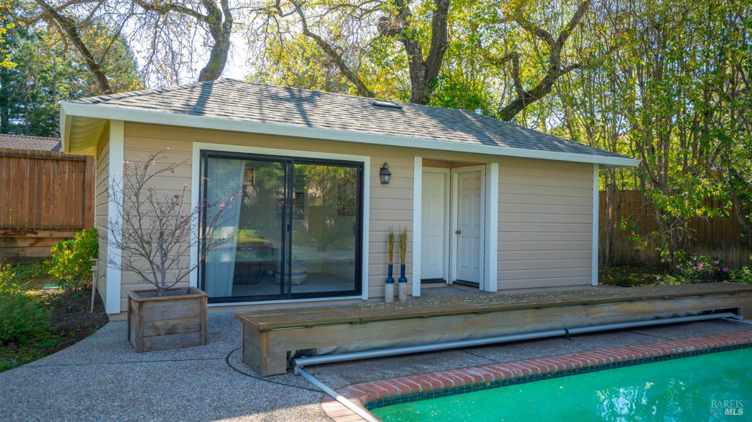 11 Saddlebrook Court