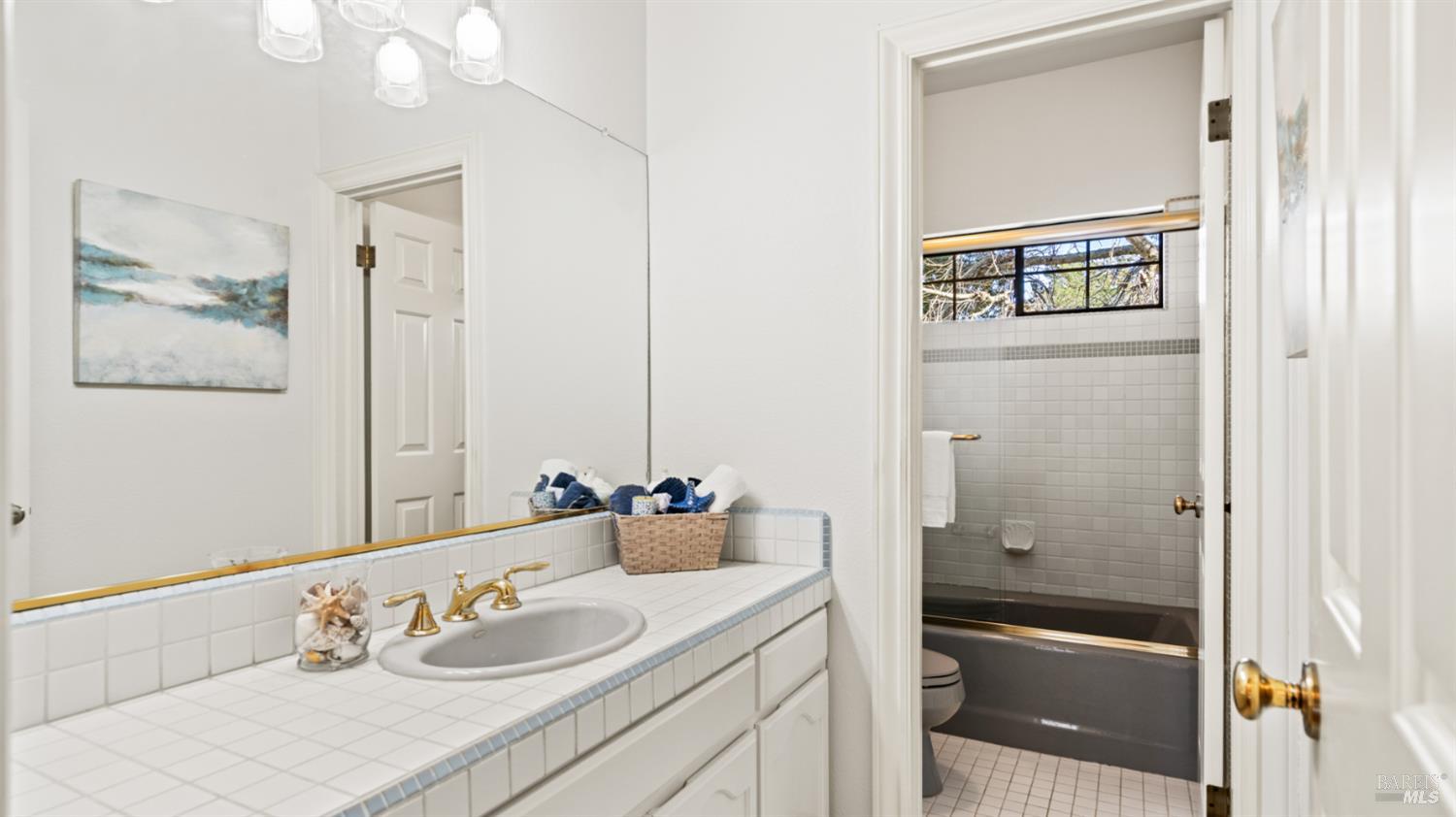 11 Saddlebrook Court