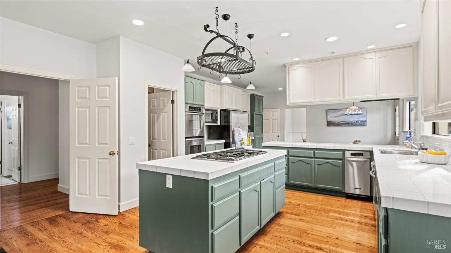 11 Saddlebrook Court