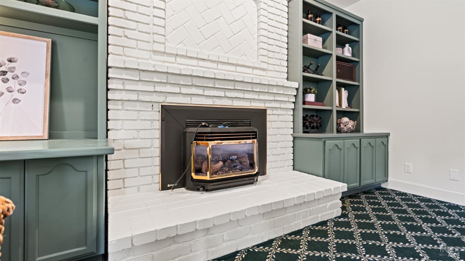 11 Saddlebrook Court