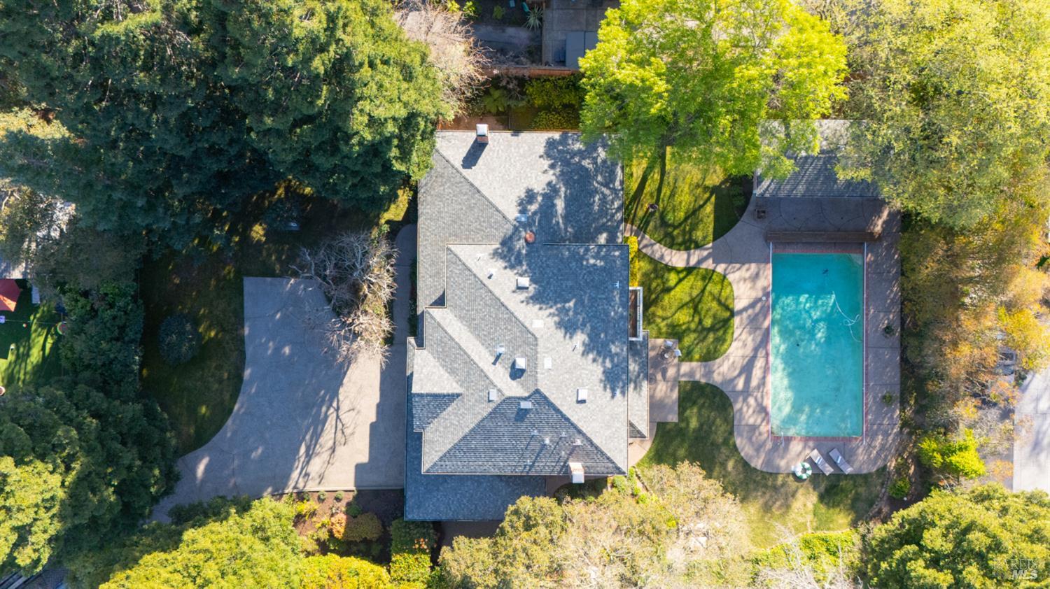 11 Saddlebrook Court